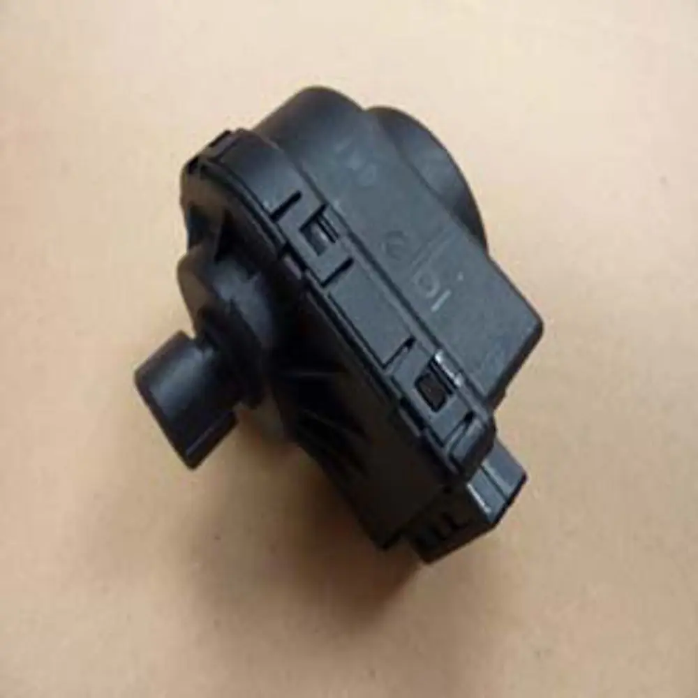 Motor eines Umschaltventils von Remeha, schwarz, mit einem runden Anschluss und einem rechteckigen Gehäuse.